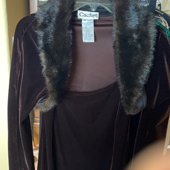 Size 14 Lightweight brown velvet maxi gown. Spaghetti straps w/faux fur Bolero - Picture 4 of 6